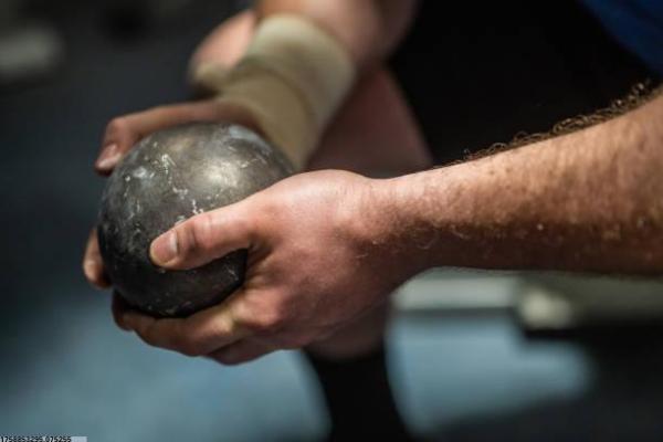 “人和剑”属于哪种体育项目？